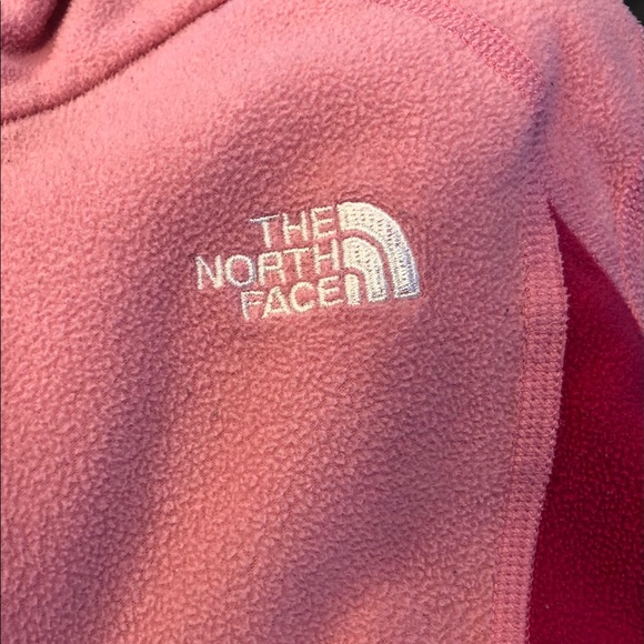 The North Face 1/4 Zip Lightweight Fleece Sweater - Picture 3 of 6
